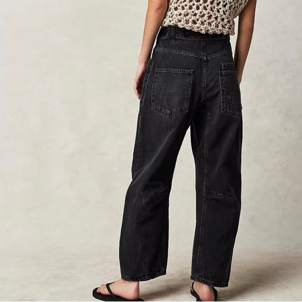 Free People Moxie Low Slung Pull On Barrel Jeans Nighthawk size 30 - Picture 14 of 14